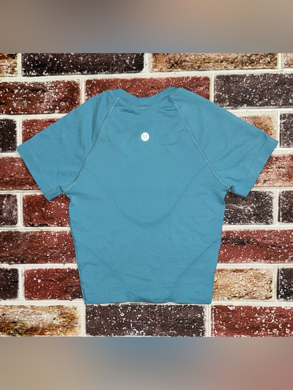 Lululemon Swiftly Tech cropped shirt size 0 blue